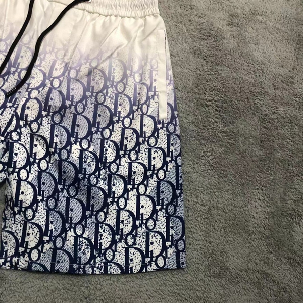 ブランドハーフパンツ背面デザイン